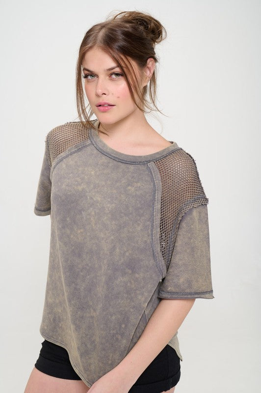 MINERAL WASHED SHORT SLEEVE FISHNET SHOULDER TOP