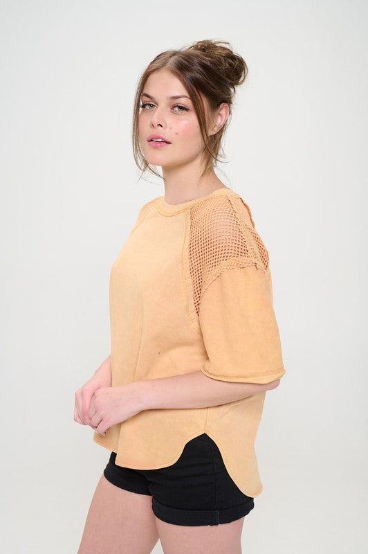 MINERAL WASHED SHORT SLEEVE FISHNET SHOULDER TOP